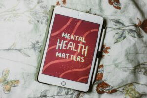 Balancing Connectivity and Well-being — Thin Pig Media